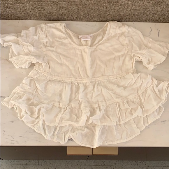 Pretty ruffle sleeve and bottom O’Neill top - Picture 1 of 4